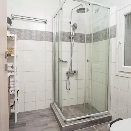Elysium House Bright Floor With Terrace Location شقة سالونيك